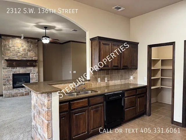 2312 SW 136th St — Photo 10