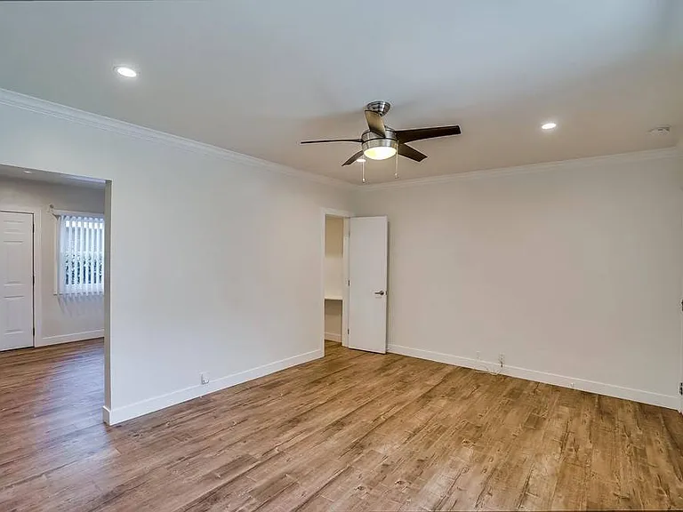 455 W 4th St — Photo 11