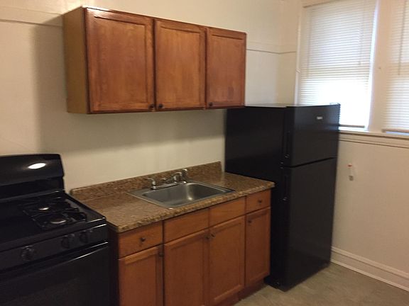 2nd image of 7955 S Lasalle St #2