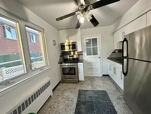 Rented by Peter Ashe | media 7