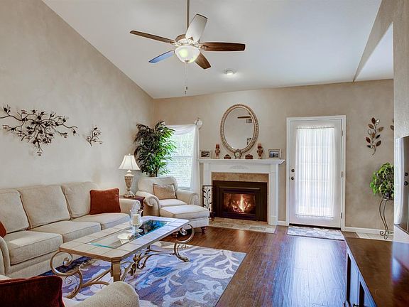 5th image of 568 Crownpointe Cir