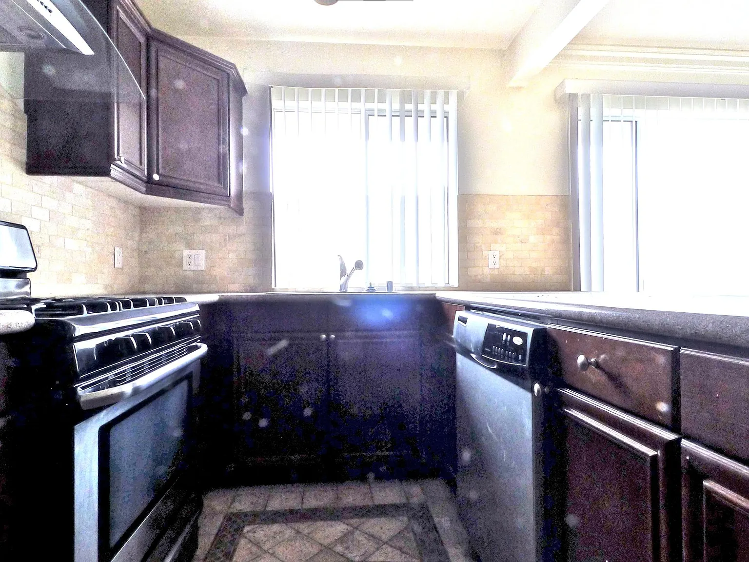 2 bed, 1.5 bath, 1010 sqft, $3,950 — Photo 4