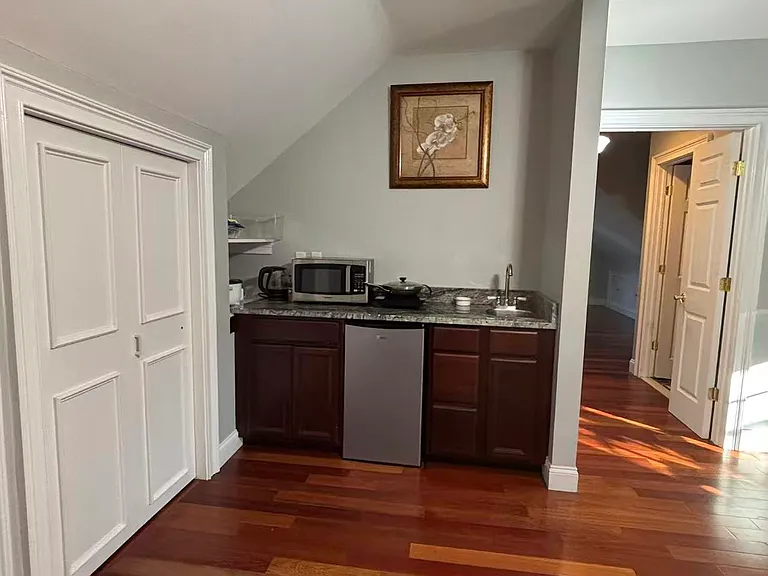 1002 Grove St #1 — Photo 6