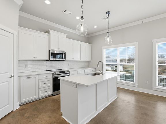 4th image of 1635 Poteete Dr