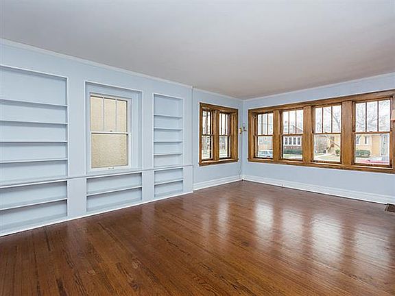 5th image of 1114 N Lombard Ave