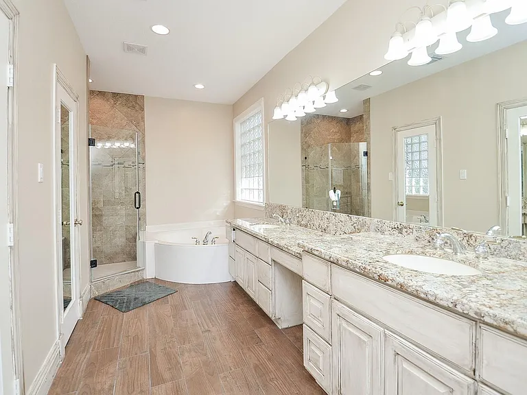 5835 Stratford Gardens Dr — Photo 15