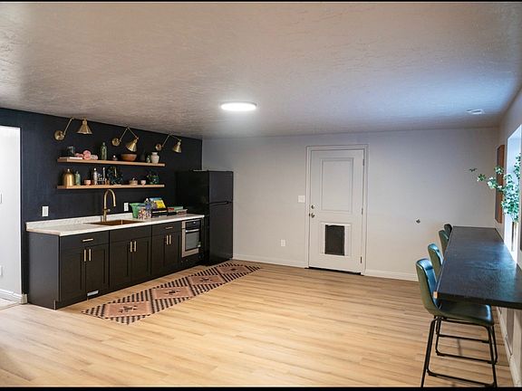 4th image of 417 Slate Dr