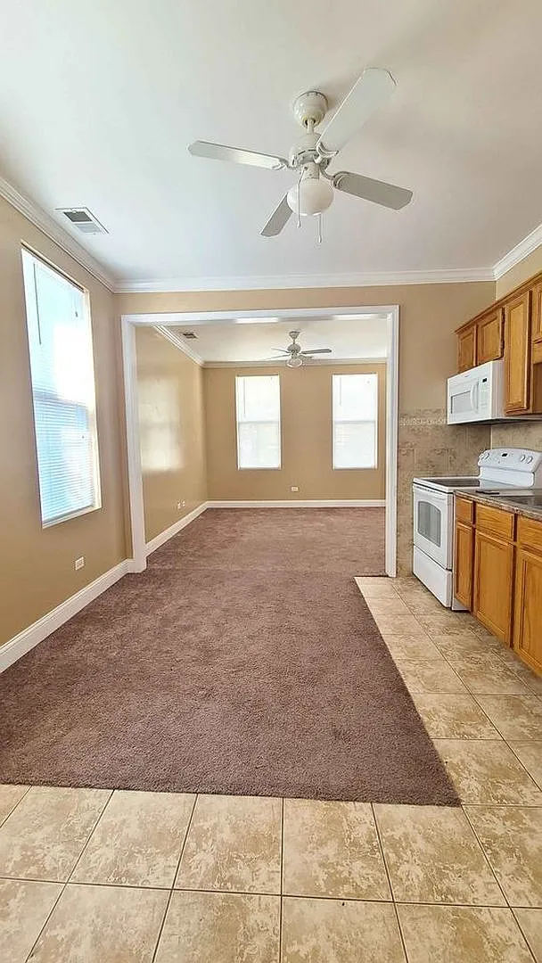 1 bed, 1.0 bath, 600 sqft, $1,865 — Photo 2