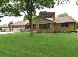 15811 W Churchview Dr, New Berlin, WI 53151