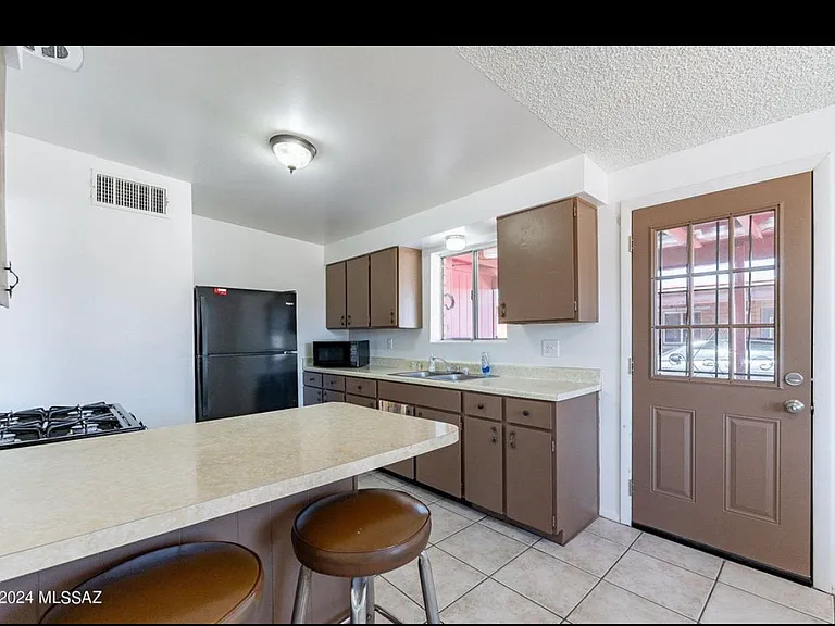1504 W Sonora St — Photo 5