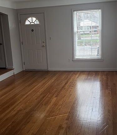 5th image of 1317 E 4th St