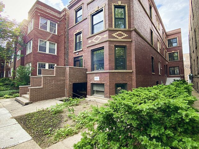 1st image of 1336 W Bryn Mawr Ave #B