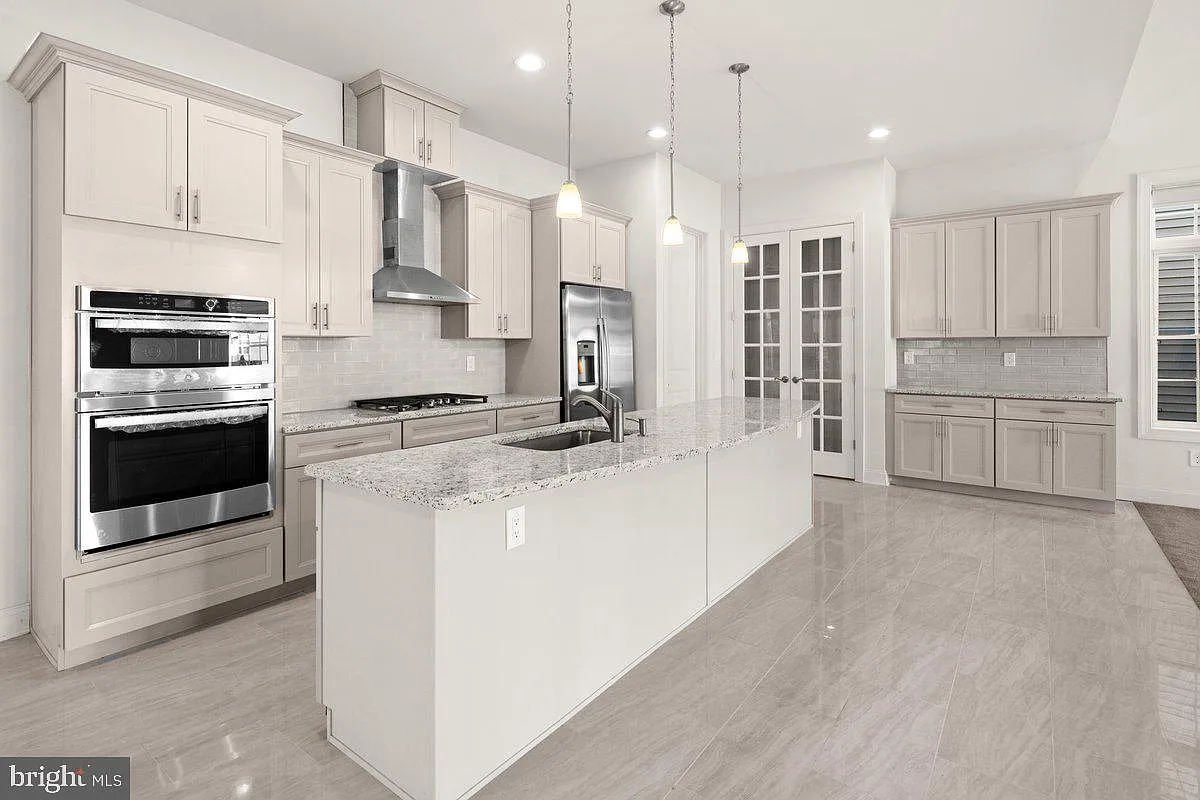 3 bed, 2724 sqft, $4,500 — Photo 1