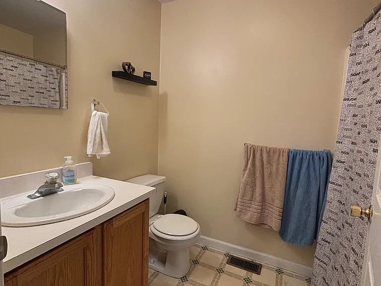Hallway Full Bath