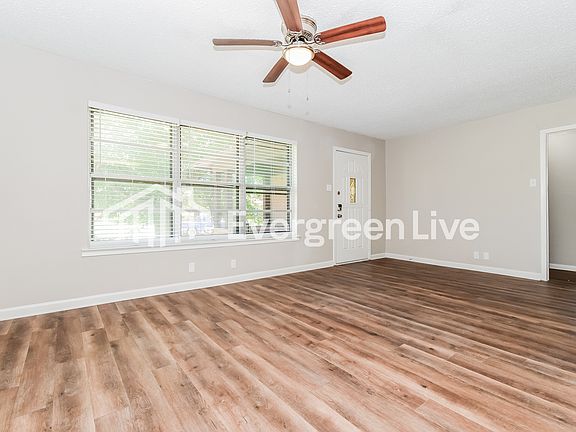 5th image of 3504 Hilton Dr