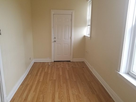 4th image of 3514 W Grenshaw St #2