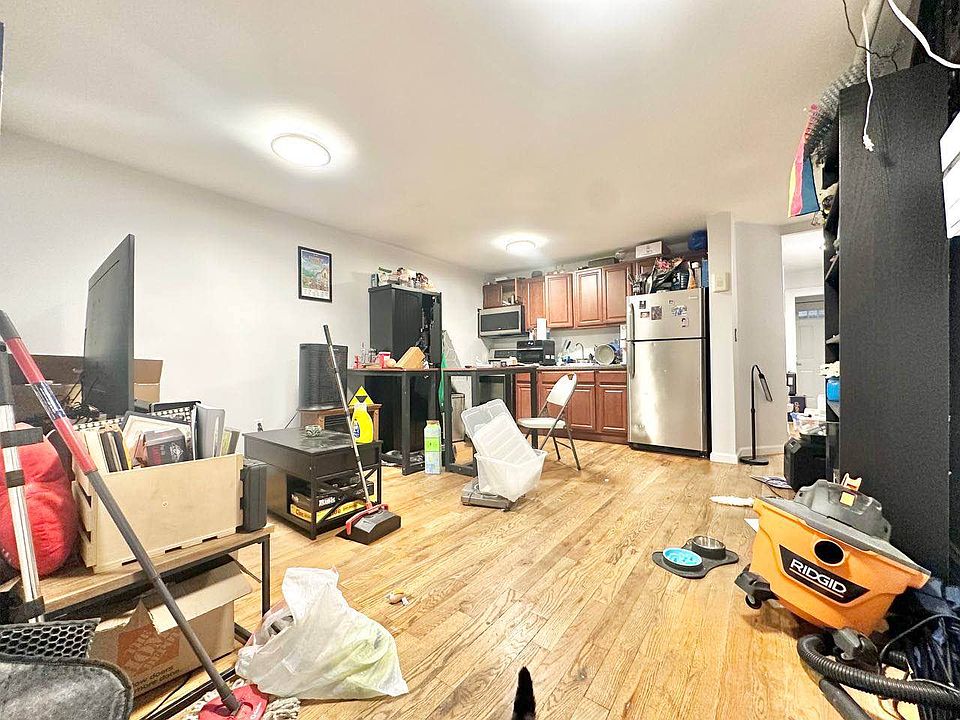 1st image of 851 Lincoln Pl APT 1
