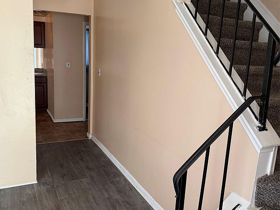3rd image of 15439 Vivian St
