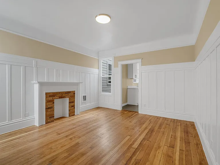 2736-2758 Franklin Street — Photo 3