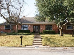 8103 Woodcreek Dr, Woodway, TX 76712