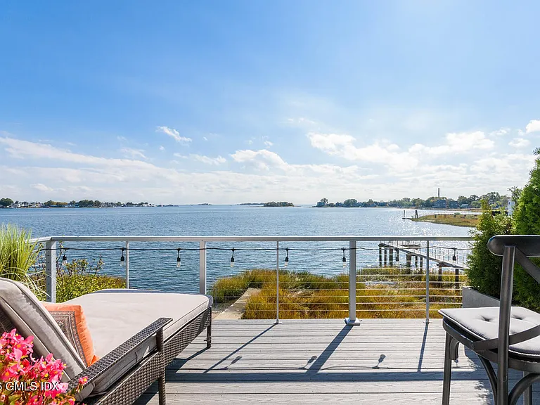 50 Shorefront Park — Photo 35
