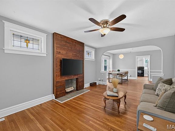 2nd image of 3999 Dover Pl