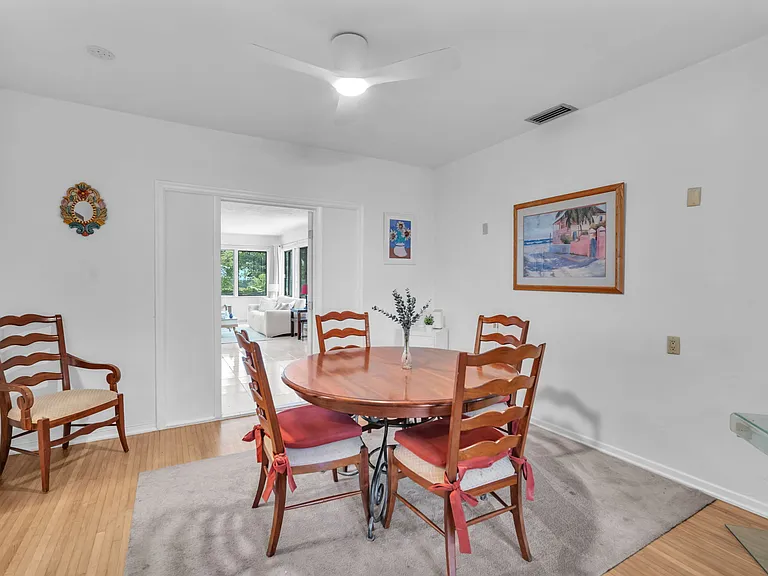 801 SW 24th Rd — Photo 9