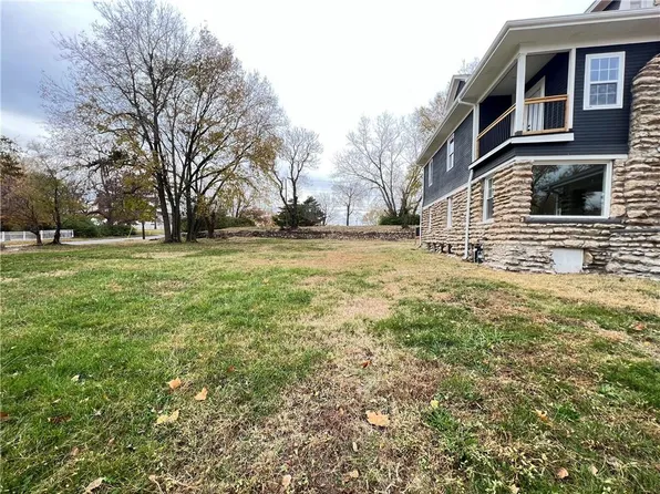 2844 Tracy Ave, Kansas City, MO 64109