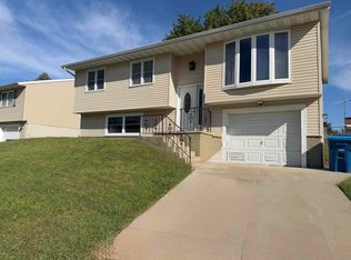 1619 Aspen Dr, Waterloo, IA 50701