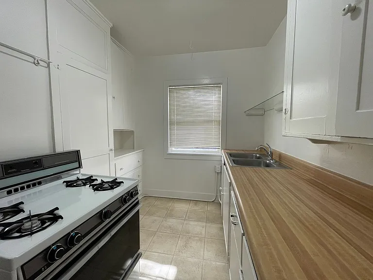 721 22nd Street — Photo 8