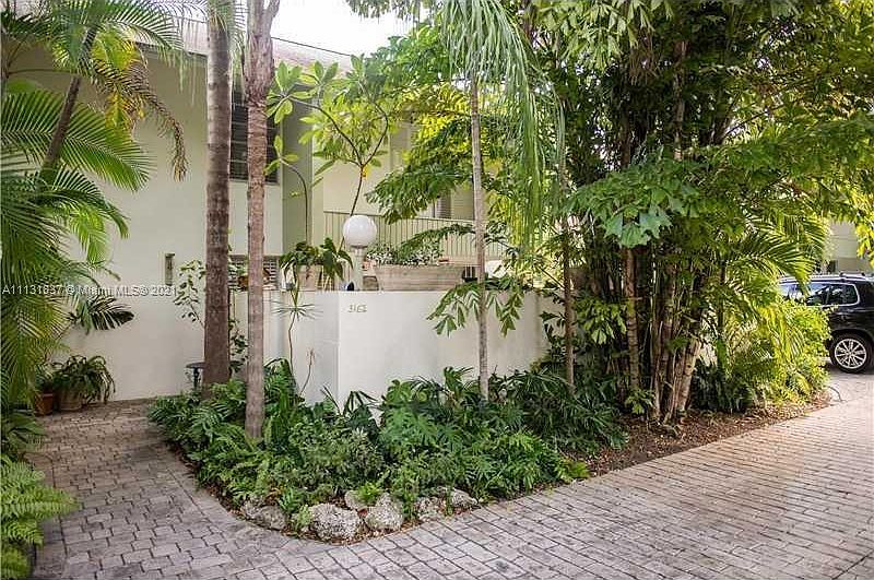 townhouse entrance 