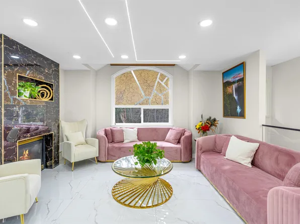 4840 196th St, Langley, BC V3A 7Z7