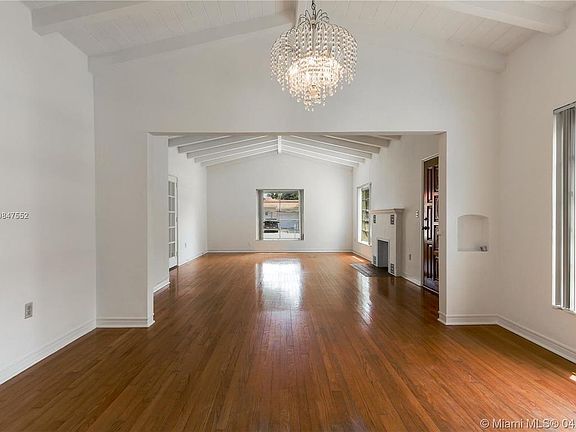 4th image of 3513 Salzedo St