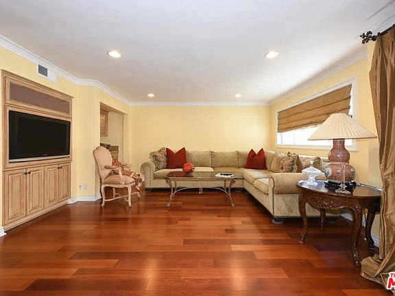 4th image of 5343 Yarmouth Ave Unit 204
