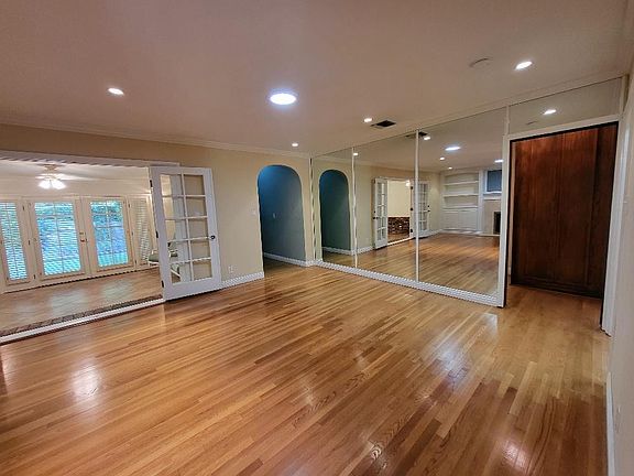 5th image of 4132 W Franklin Ave