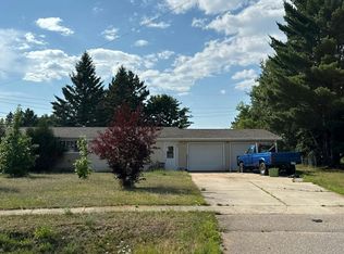 41 Cypress Blvd, Babbitt, MN 55706