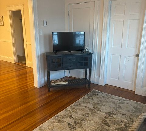 5th image of 14 Elgin St #2