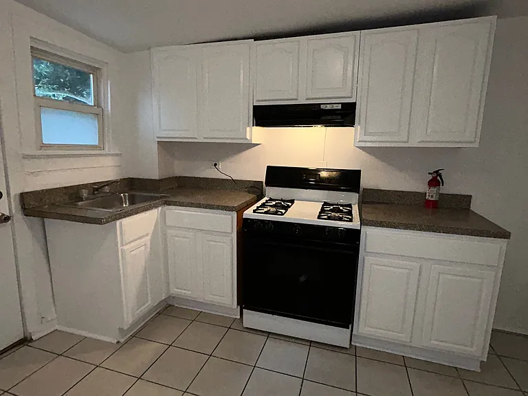 225 Home Ave — Photo 10