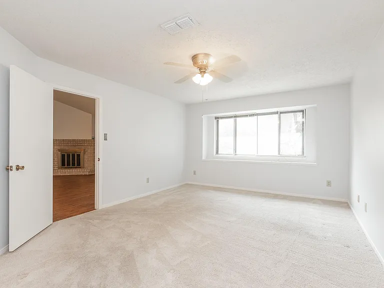 6818 Brockington Dr — Photo 16