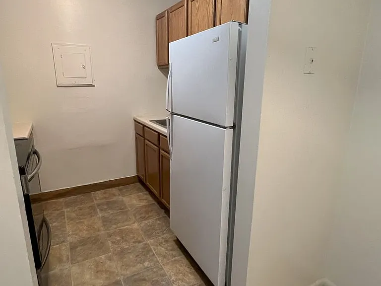 3203 Spring Valley Ln E — Photo 9