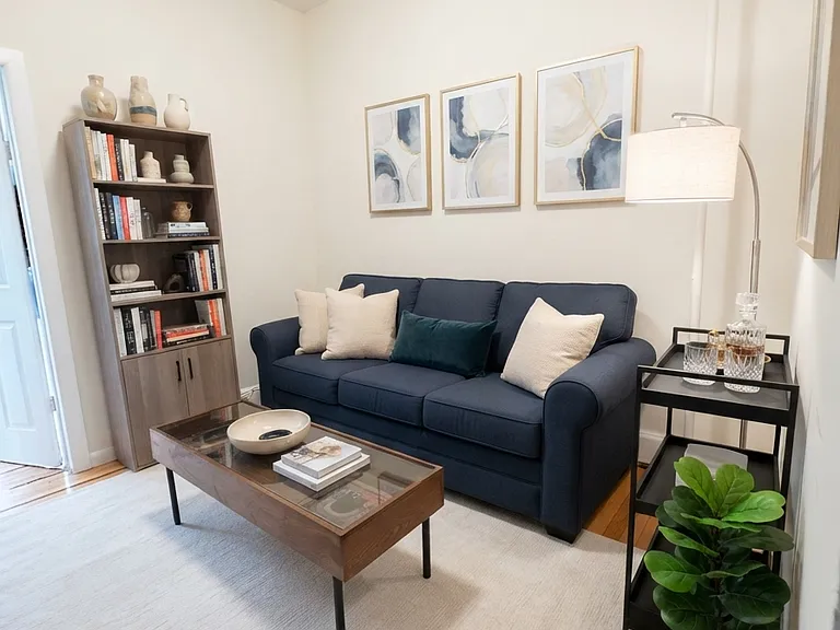 1024 Willoughby Ave #4 — Photo 2