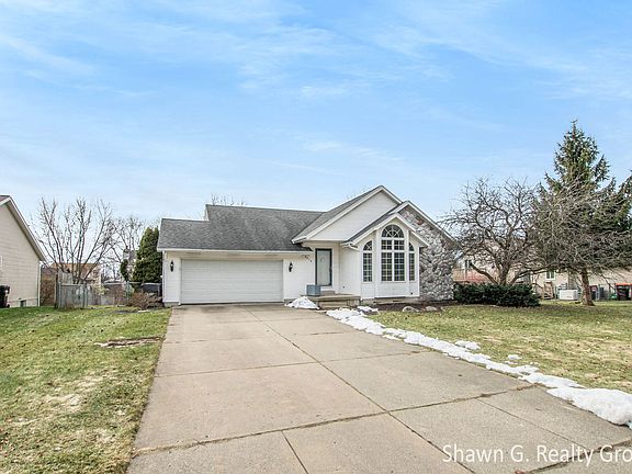 2nd image of 4879 Weatherstone Ln SE