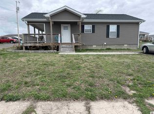 319 S 10th St, Mayfield, KY 42066