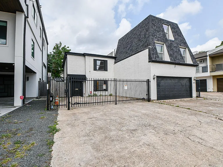6114 Kirby Dr — Photo 4