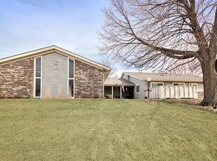 408 Waters Edge Dr APT B, McHenry, IL 60050