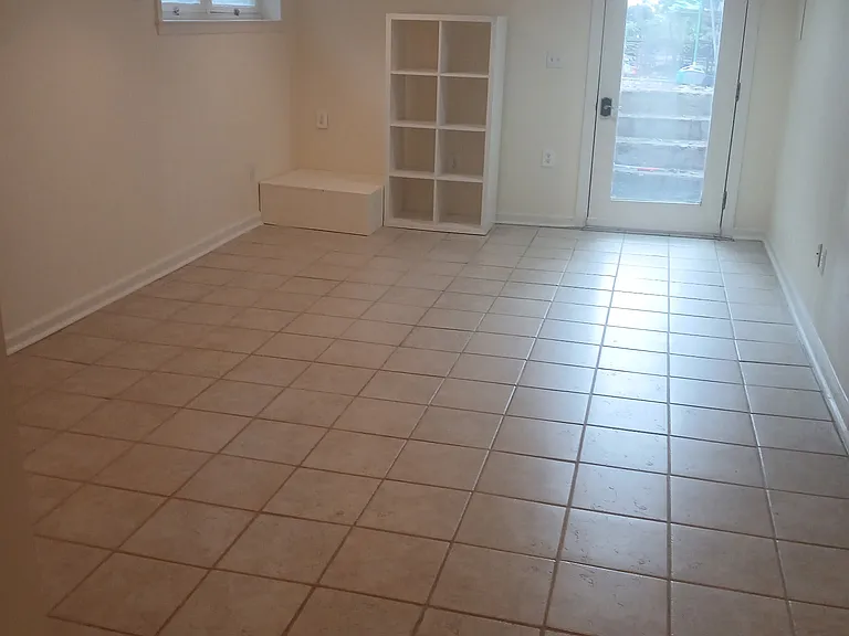 225 S Market St — Photo 2