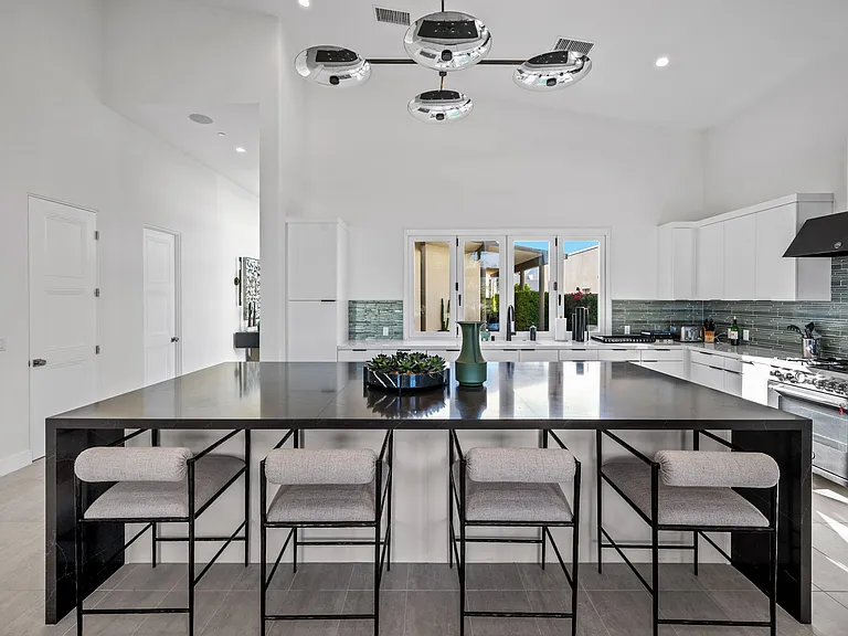 422 Fountain Dr — Photo 17