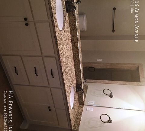 4th image of 806 Almon Ave