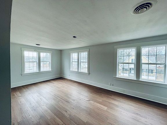 5th image of 1144 S Spring St #B