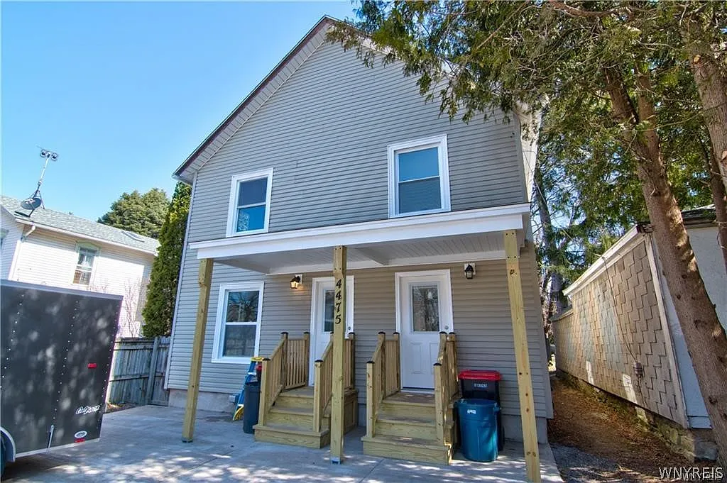 3 bed, 1.0 bath, 1092 sqft, $1,500 — Photo 1